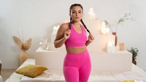 ”Weird yoga lesson with BIG BOOTY Ariana Van X”