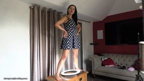 Bonnie Bellotti Upskirt Over A Ring Light (1080 Version)