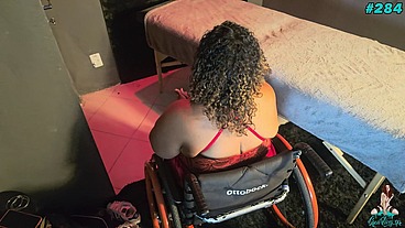 Primeira massagem numa cadeirante e ela esguichou bastante