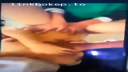 Ukhti malay digangbang dikelas mantap banget bodinya