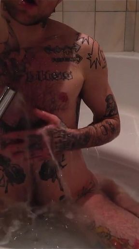 Tattooed Ftm in the Bath! Pink Pussy XXX Skips Lets You Watch
