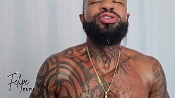 O vizinho h&eacute_tero marrento ficou me vigiando eu vendo v&iacute_deo ate entrar no quarto e a gente acabar fudendo gostoso.