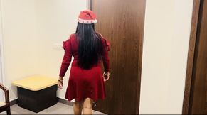 Indian Desi Santa-clause Gave Her Pussy to Be Fucked in Doggystyle as Christmas Gift with Clear Hindi Audio