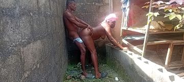 Nigerian Lady Got Fucked by Her Neighbor When Going to Take Her Bath See How Sh Take That Cum