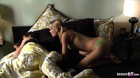 girlfriend Nicole Ray begs Big Dick🌭 boyfriend for morning rough sex