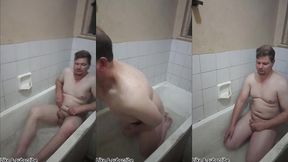 hot hunk jack off and play with with him self and cum in the bathtub