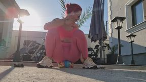 SPORTY ASS BOUNCING ON A BALL – CHAIN SMOKING TEASE