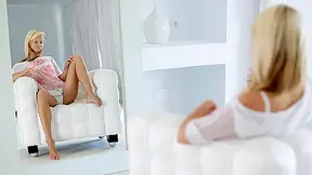 Exquisite Blondie Nomi Solo - Coed