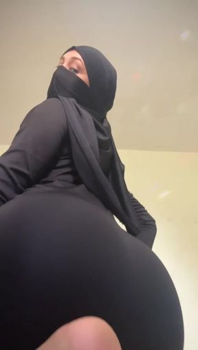 Big Muslim booty