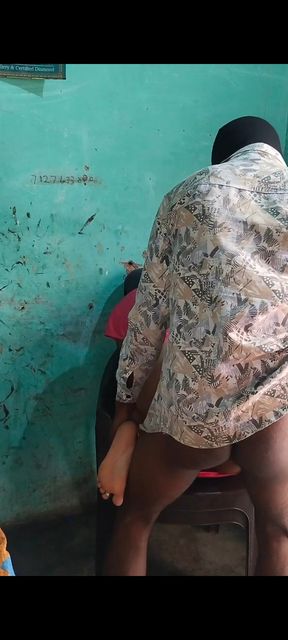 Bhua ne late ke apni gand marawai mujhe se bhua ki choot faad chudai kiya fufa bhar gaye the to moka dekh ke bhua ne mujhe apni choot chudai