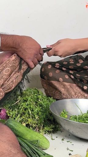 Komal Mami, you are curing the vegetable, give me a banana.   Clip 1