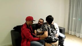 un venezolano, un uruguayo , un brasilero , orgia latinoamericana se hace la puta