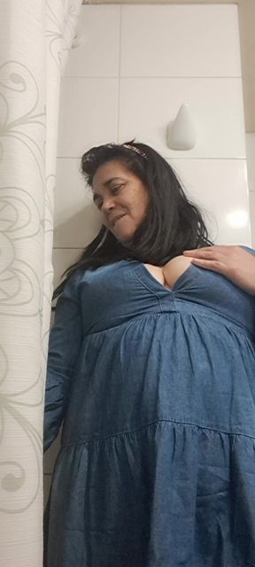 In the Bathroom You Want to See Me, I'm Hot
