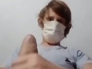 Arriesgado me masturbo en la cama de mis padres