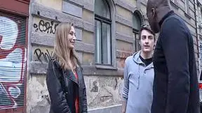 Luca Bella - Brunette Blaesst Fremden Bbc Und Dem Freund Gefaellt Es