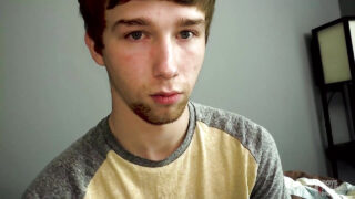 Fiatal szűz ribancok mély torkot és anális döngetést kapnak hatalmas kakasok által