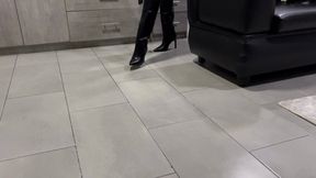 In leather by goddess kahina