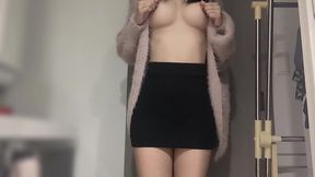 敏感すぎて乳首だけで沢山気持ちよくなっちゃいます