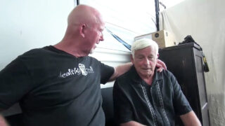 Геи-медведи занимаются анальным сексом