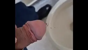 Twink Goes Wild: Steamy Amateur Piss Play Delivers Pure Pleasure – 18+