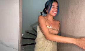 dont look through the bathroom door me in the shower
