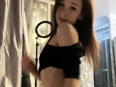 Brunette Solo Webcam Masturbation