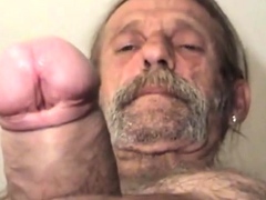 hairy dirty straight worker shows hisuncut big cock