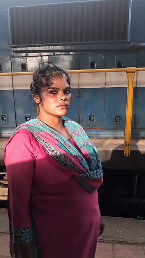 😱INDIAN TRAIN VALI BHABHI girl have sex with step brother Xxx , Desi Village Doggy style rough hardcore College girl tight