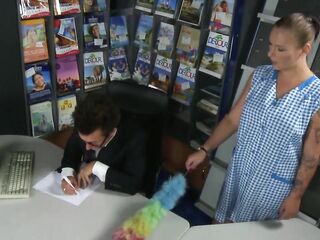 Large butt brunette hair banged in her snatch from her fucker