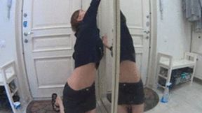 Clean the mirror and belly stretching