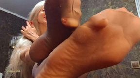 Pantyhose Sniff Addiction