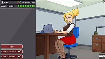 Oficinista cachonda se folla a todos sus compa&ntilde_eros en la oficina durante el trabajo.