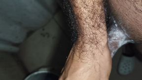 Jerk Man Jerks off in the Bathroom Without Scrubbing His Body with Soap