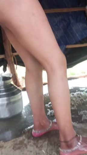 Must-share moment from &quot;Desi bhabhi outdoor bathing India&quot;