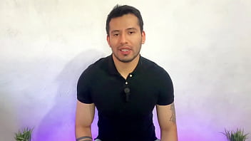 Mi suegro canandiense musculoso dotado me pre&ntilde_a el culo  con sus 20cm en la piscina de su casa en usa! Relato sexual