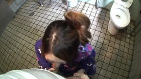 Alluring Japanese gal wearing a kimono slurps a veiny boner