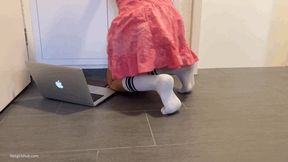 WHAT IS UNDER KIRAS SKIRT - MOV Mobile Version