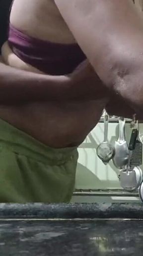 Indian Bhabhi Ketchen Fuking Her Boyfriend