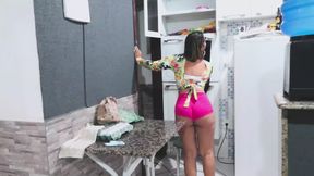 I went to ask my neighbor for sugar, I ended up cumming on his cock!