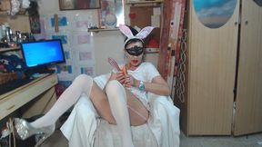 Slutty Waitress Prepares Lunch for Her Master