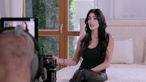 clea gaultier satisfies her fetish with a steamy facial