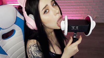 Asmr 3Dio gets a taste of Fia Murr, Honey Haze, and Nikki's big tits & wet lips