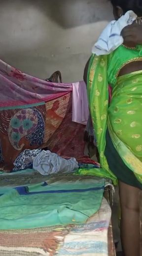 Aunty's MMS goes viral, full enjoy   Clip 1