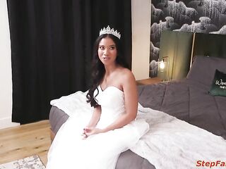 Fatherinlaw tells black bride Ameena Green not to worry if this babe keeps sucking jock the way that babe does.That guy takes out his shlong and that babe deepthroats him
