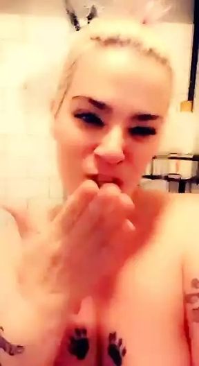 Cum get wet with me