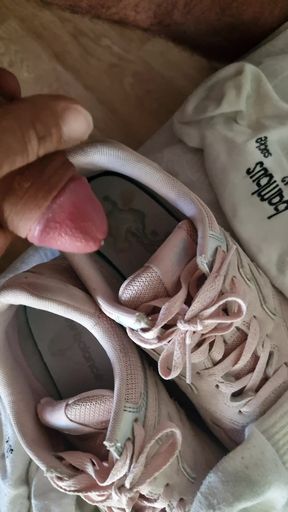 Cumshot/Cum In My Wife's Shoes 2