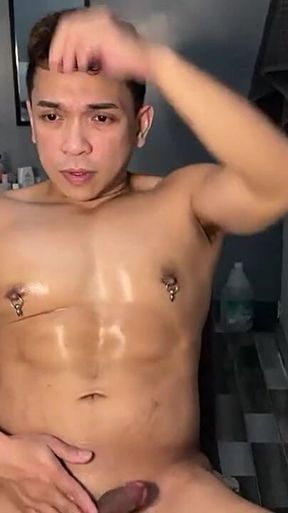 Horny Pinoy Twink Getting Hot on Cam