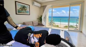 Bokep Indo Janda Sange Minta Dientot Kurir Paket mantab cewe nya