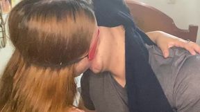 En clases de BESOS con mi HERMANASTRA candente ????