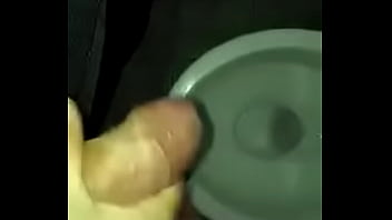 PAJA EN BA&Ntilde_O PUBLICO